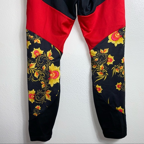 Nike Sportswear Limited Edition Floral Leggings - Picture 6 of 10